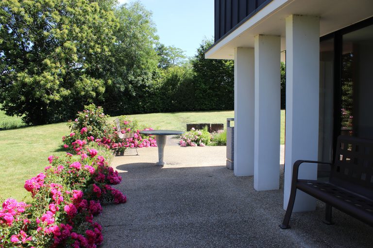Jardins en fleurs du funérarium - Guesdon Stéphane