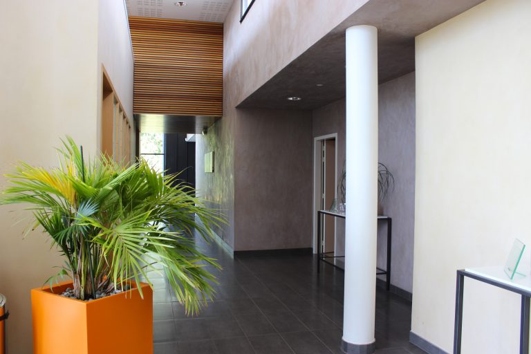 Couloir du funérarium - Guesdon Stéphane